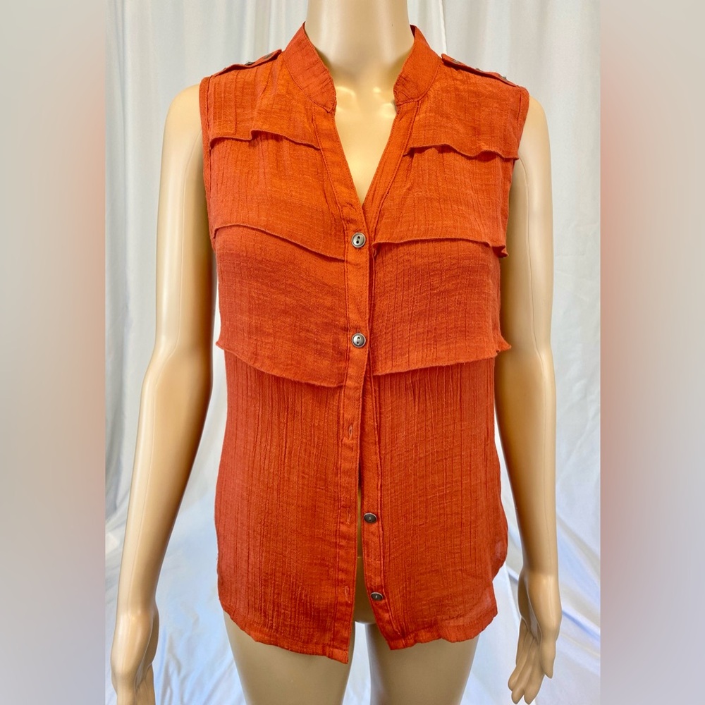 New Directions Orange Ruffle Top
Size: S
Fabric: 57% Rayon 43% Polyester